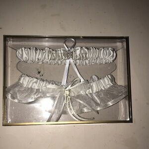 NIB Beverly Clark Bridal Garter Set